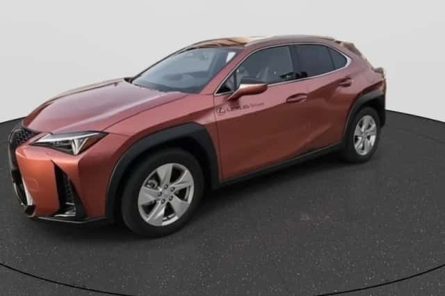 Lexus UX (2025) thumbnail 2