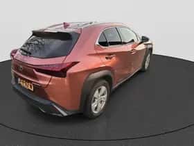 Lexus UX (2025) thumbnail 3