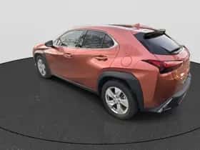 Lexus UX (2025) thumbnail 4