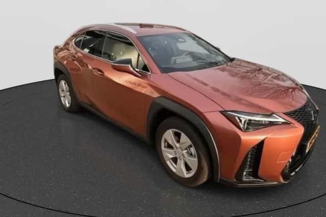 Lexus UX (2025) thumbnail 5