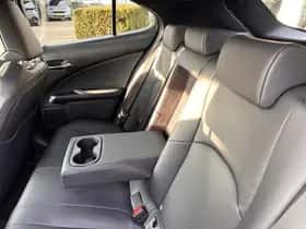 Lexus UX (2025) thumbnail 9