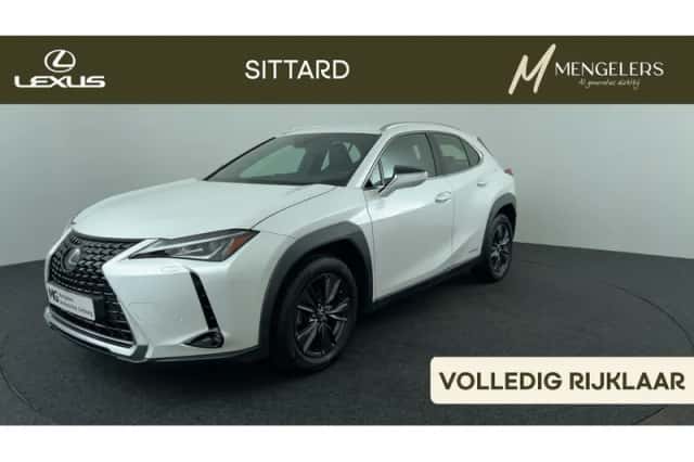 Lexus UX (2019) thumbnail 1