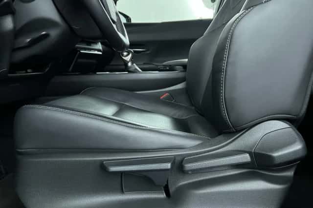 Lexus UX (2019) thumbnail 13