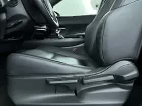 Lexus UX (2019) thumbnail 13