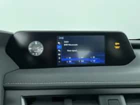 Lexus UX (2019) thumbnail 18