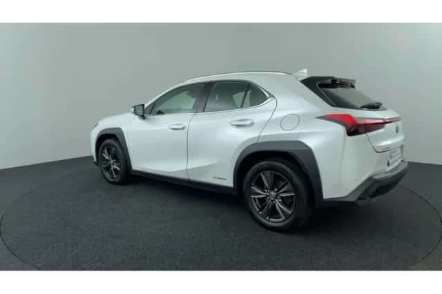 Lexus UX (2019) thumbnail 3