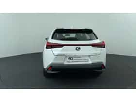 Lexus UX (2019) thumbnail 4
