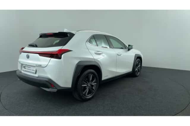 Lexus UX (2019) thumbnail 5