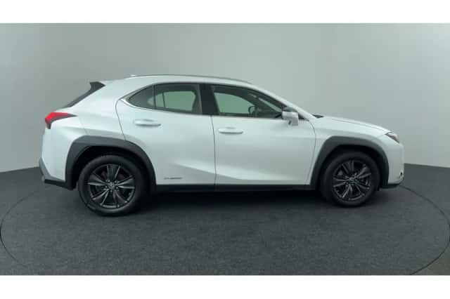 Lexus UX (2019) thumbnail 6