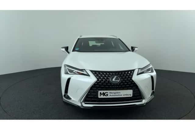 Lexus UX (2019) thumbnail 8