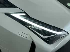 Lexus UX (2019) thumbnail 9