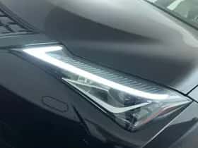 Lexus UX (2019) thumbnail 9