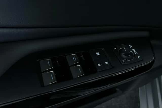Lexus ES (2022) thumbnail 14