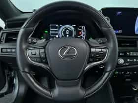 Lexus ES (2022) thumbnail 17