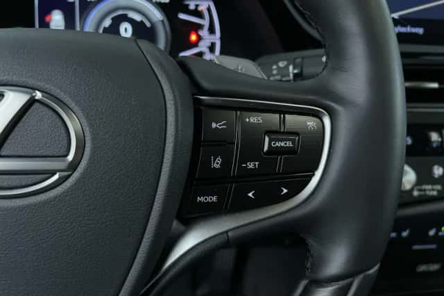 Lexus ES (2022) thumbnail 19
