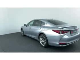 Lexus ES (2022) thumbnail 3
