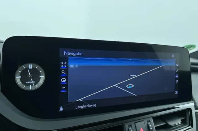 Lexus ES (2022) thumbnail 21