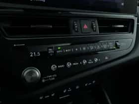 Lexus ES (2022) thumbnail 23