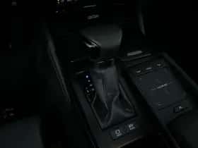 Lexus ES (2022) thumbnail 24