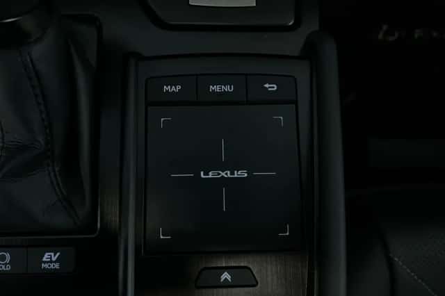 Lexus ES (2022) thumbnail 25