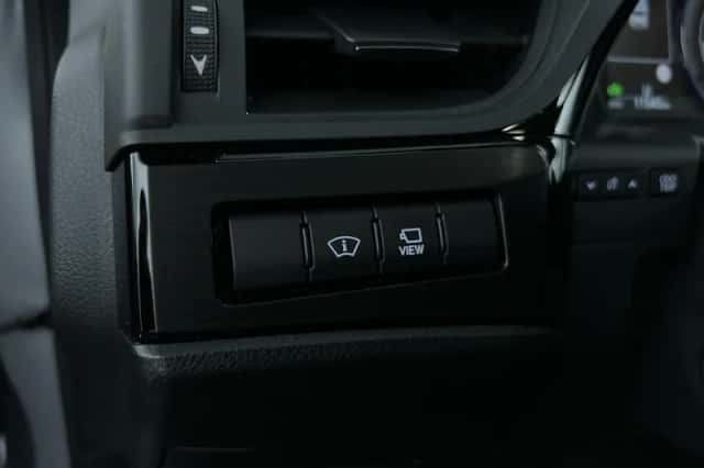 Lexus ES (2022) thumbnail 28