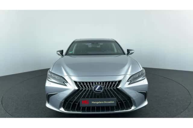 Lexus ES (2022) thumbnail 8