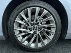 Lexus ES (2022) thumbnail 10