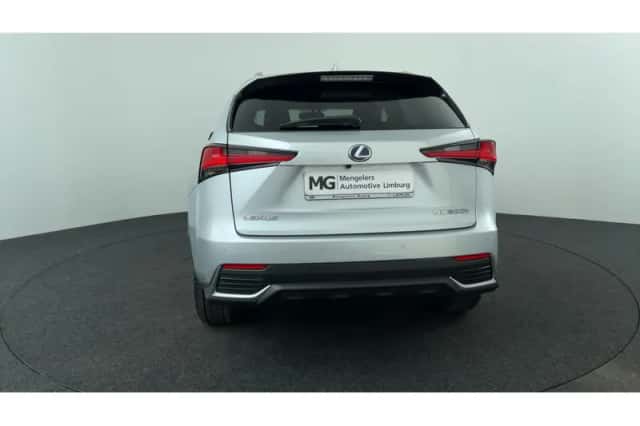 Lexus NX (2018) thumbnail 4