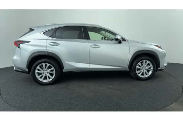 Lexus NX (2018) thumbnail 6