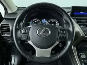Lexus NX (2016) thumbnail 15