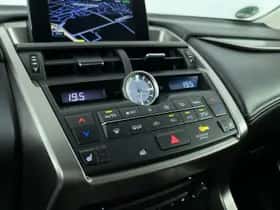 Lexus NX (2016) thumbnail 22