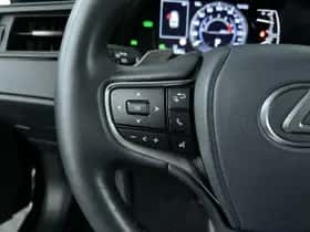 Lexus ES (2024) thumbnail 16