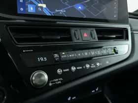 Lexus ES (2024) thumbnail 22