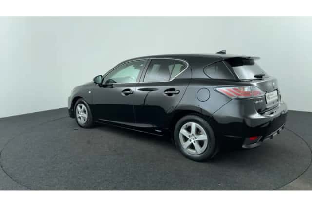 Lexus CT (2015) thumbnail 3