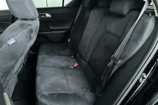 Lexus CT (2015) thumbnail 24
