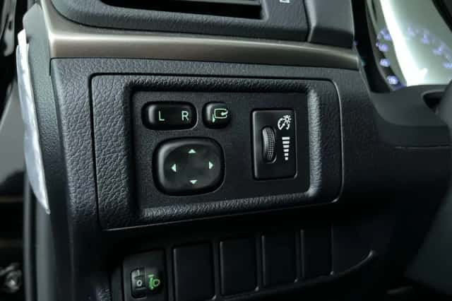 Lexus CT (2015) thumbnail 27