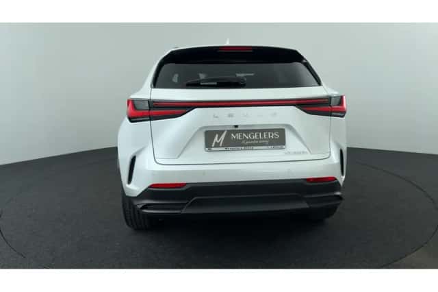 Lexus NX (2022) thumbnail 4