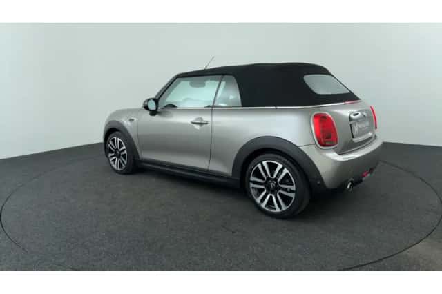 MINI Cabrio (2018) thumbnail 3