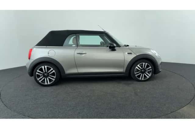 MINI Cabrio (2018) thumbnail 6