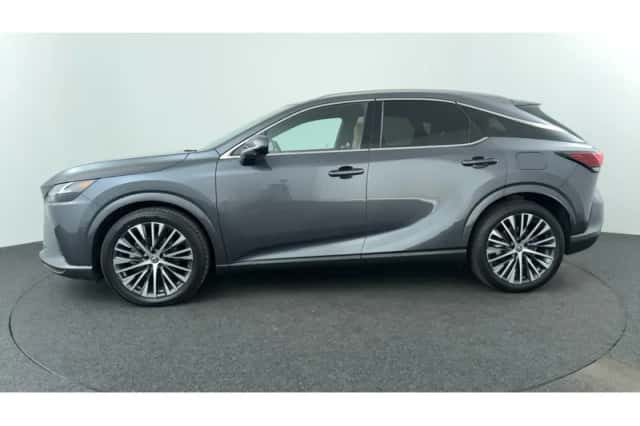 Lexus RX (2023) thumbnail 2