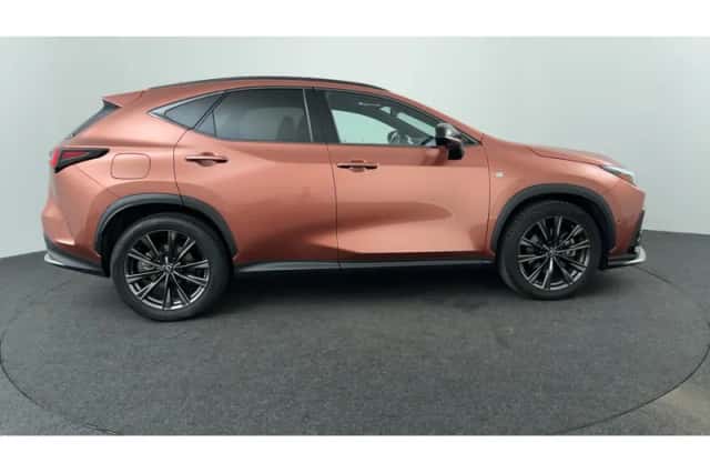 Lexus NX (2024) thumbnail 6