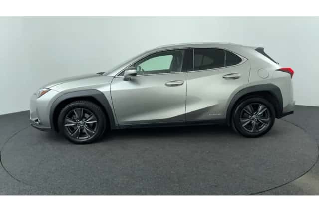 Lexus UX (2020) thumbnail 2