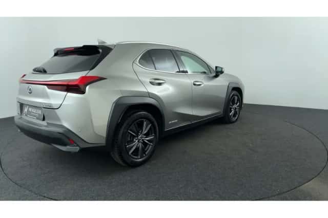 Lexus UX (2020) thumbnail 5