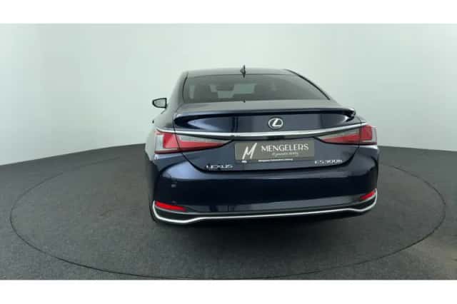 Lexus ES (2026) thumbnail 4