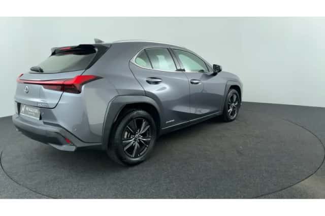 Lexus UX (2020) thumbnail 5