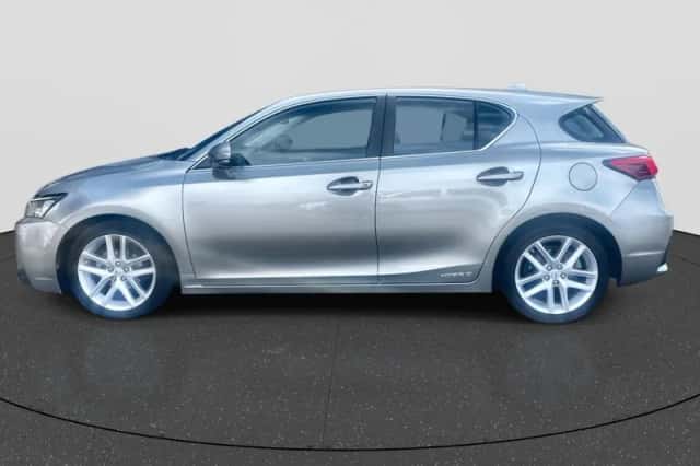 Lexus CT (2018) thumbnail 4