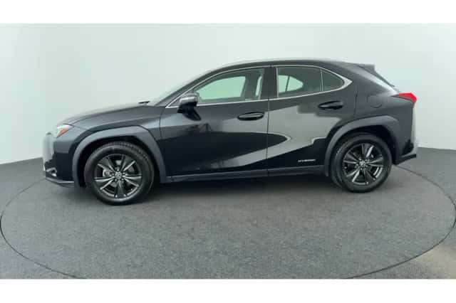 Lexus UX (2020) thumbnail 2