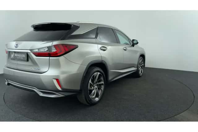 Lexus RX (2017) thumbnail 5