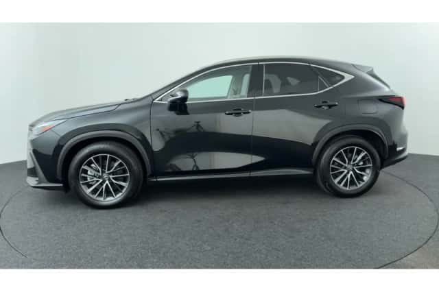 Lexus NX (2026) thumbnail 2