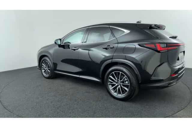 Lexus NX (2026) thumbnail 3